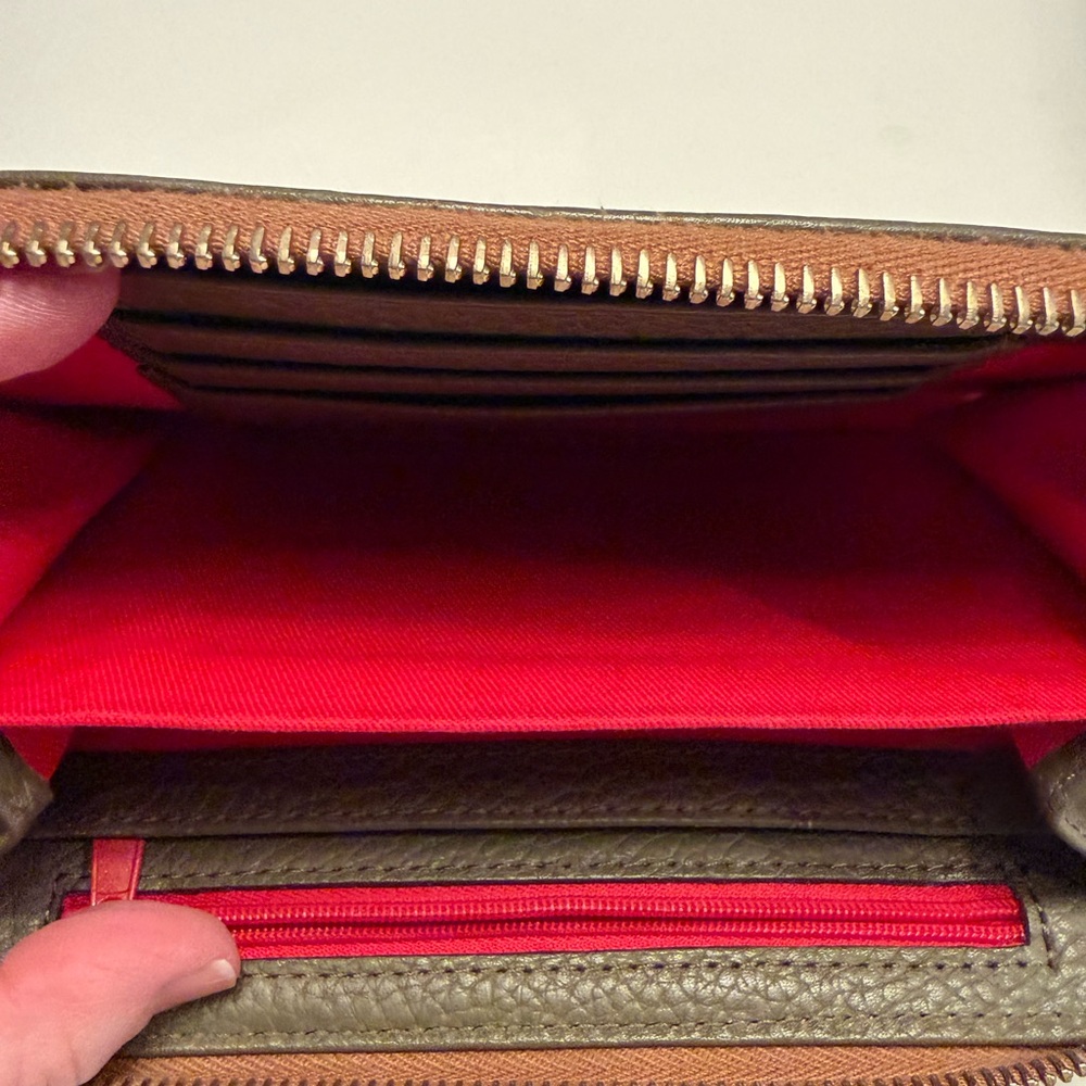 Dooney & Bourke Olive Green Leather Wallet - Picture 5 of 13